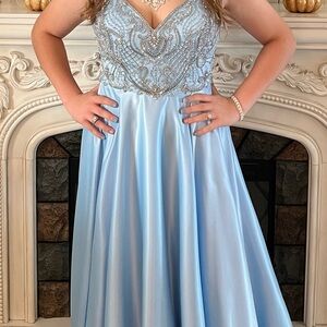 Gorgeous Alyce Paris baby blue satin rhinestone homecoming/ prom dress😍💙